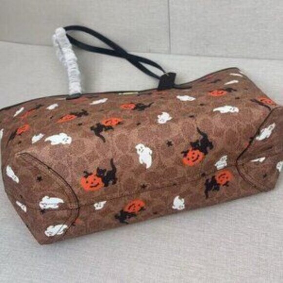 ❤️ Coach City Tote In Signature Canvas With Halloween Print CW450 - Picture 4 of 4